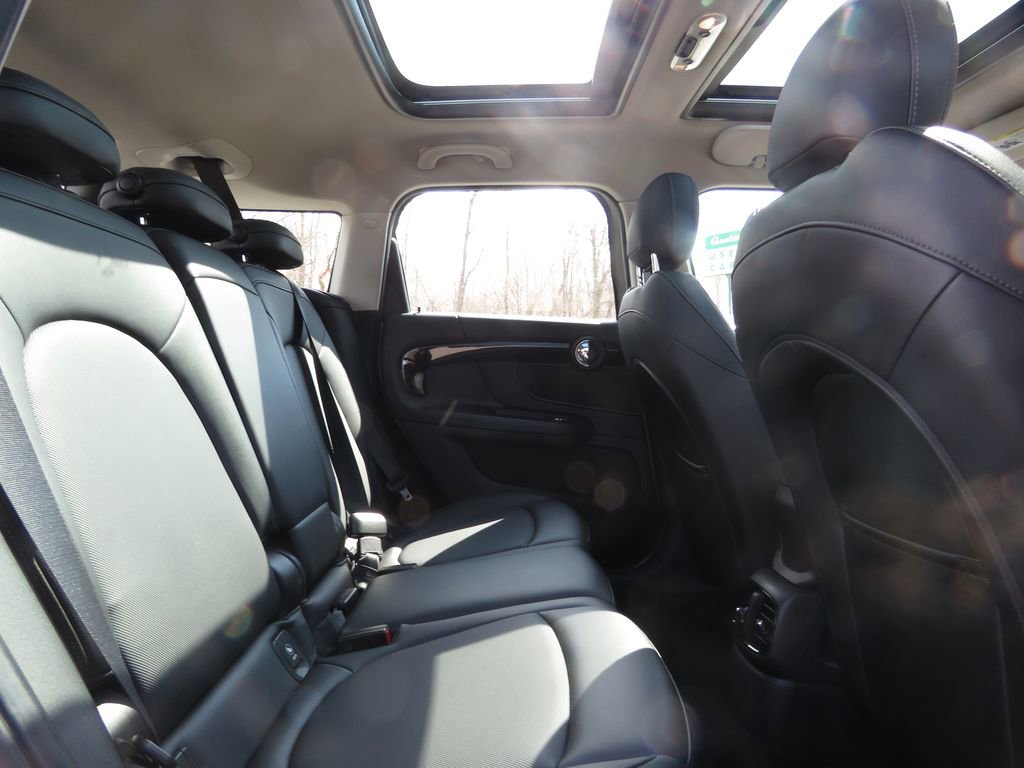 Used 2019 MINI Cooper Countryman S w/ Premium Package image 16