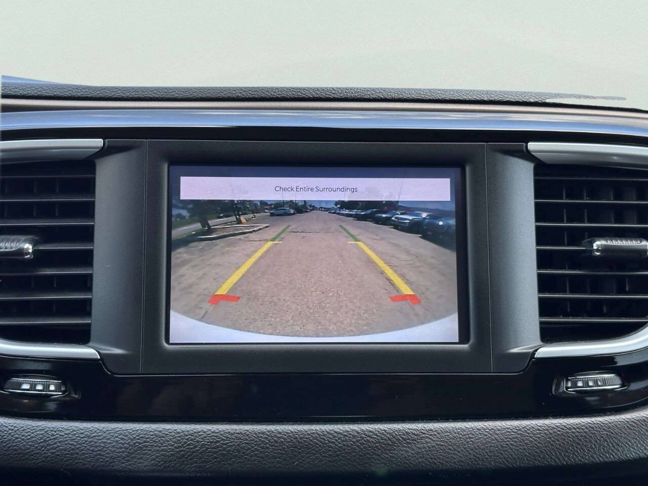 Used 2022 Chrysler Voyager LX FWD image 37