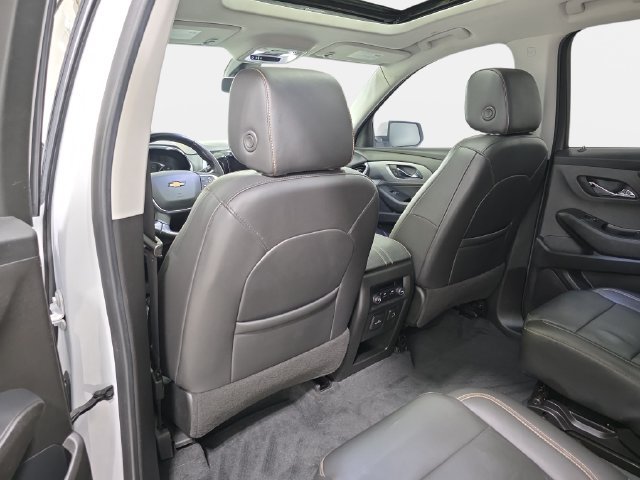 Used 2021 Chevrolet Traverse LT w/ LT Premium Package AWD/4WD image 12