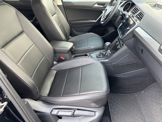 Certified 2021 Volkswagen Tiguan SE w/ Panoramic Sunroof Package image 18