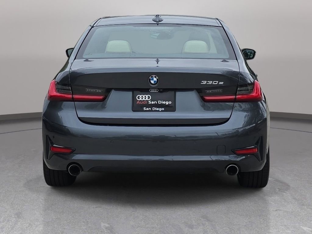 Used 2021 BMW 330e w/ Convenience Package RWD image 7