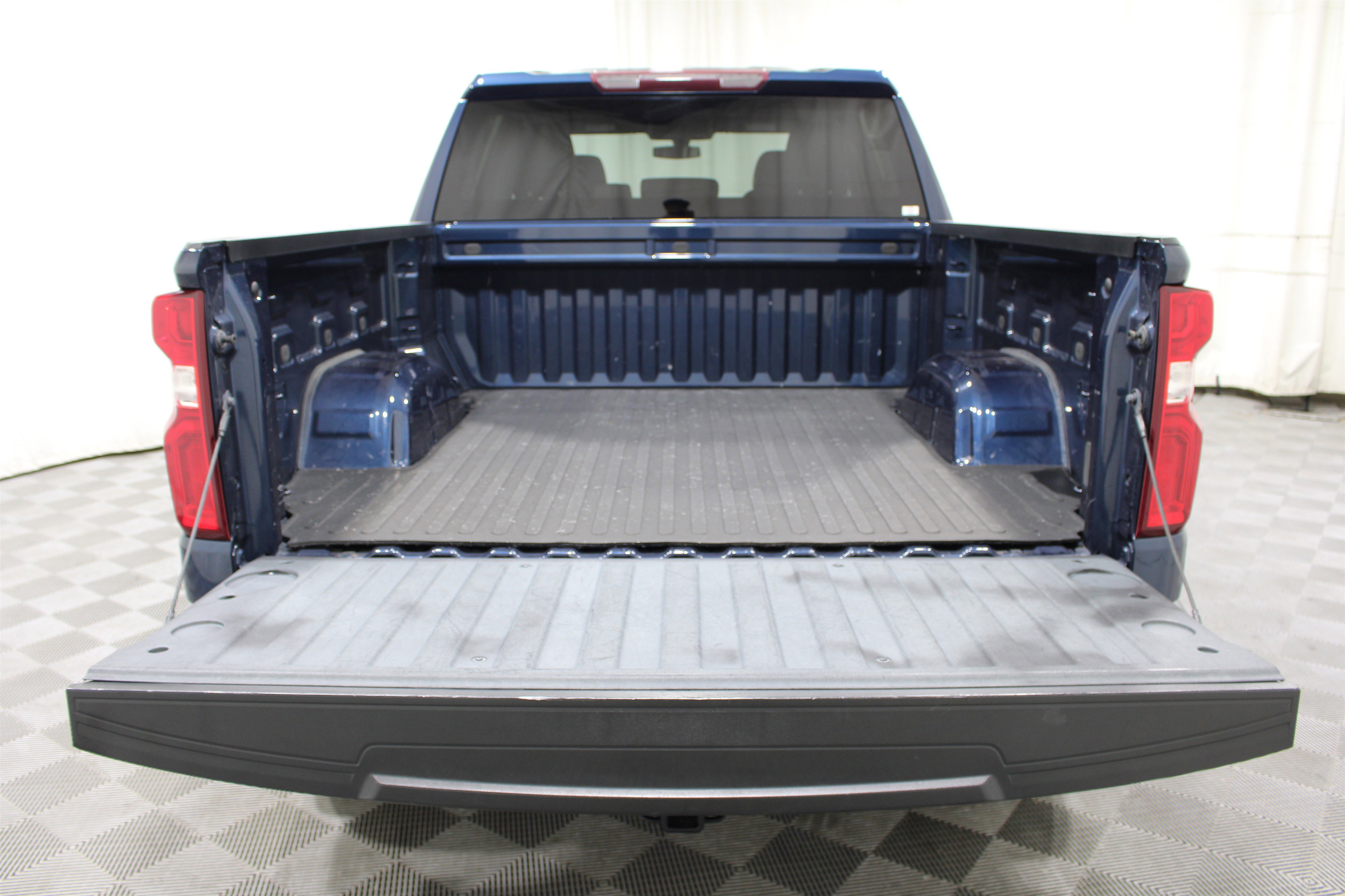 Used 2019 Chevrolet Silverado 1500 Custom Trail Boss AWD/4WD image 19