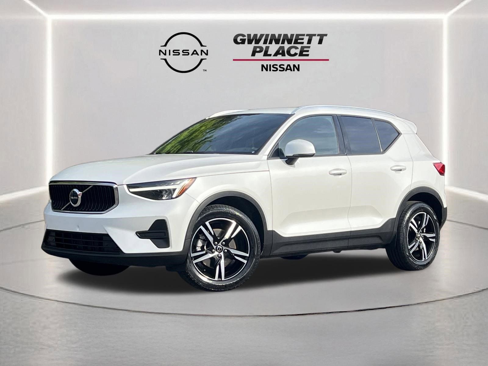 Used 2023 Volvo XC40 B5 Core AWD/4WD video 1
