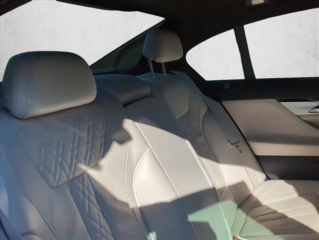 Used 2019 BMW 750i w/ M Sport Package image 18