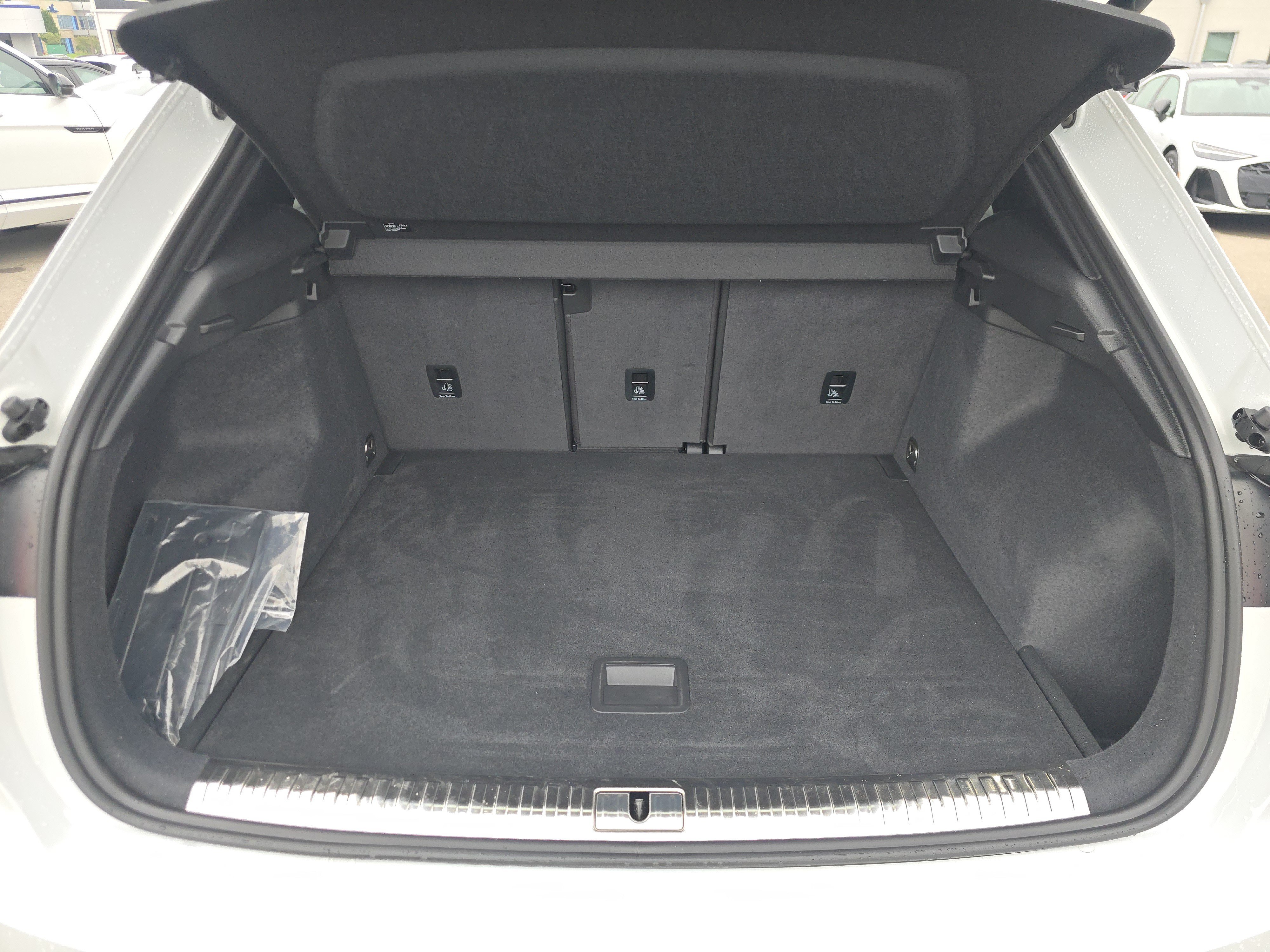 Certified 2025 Audi Q3 2.0T Premium w/ Convenience Package AWD/4WD image 16