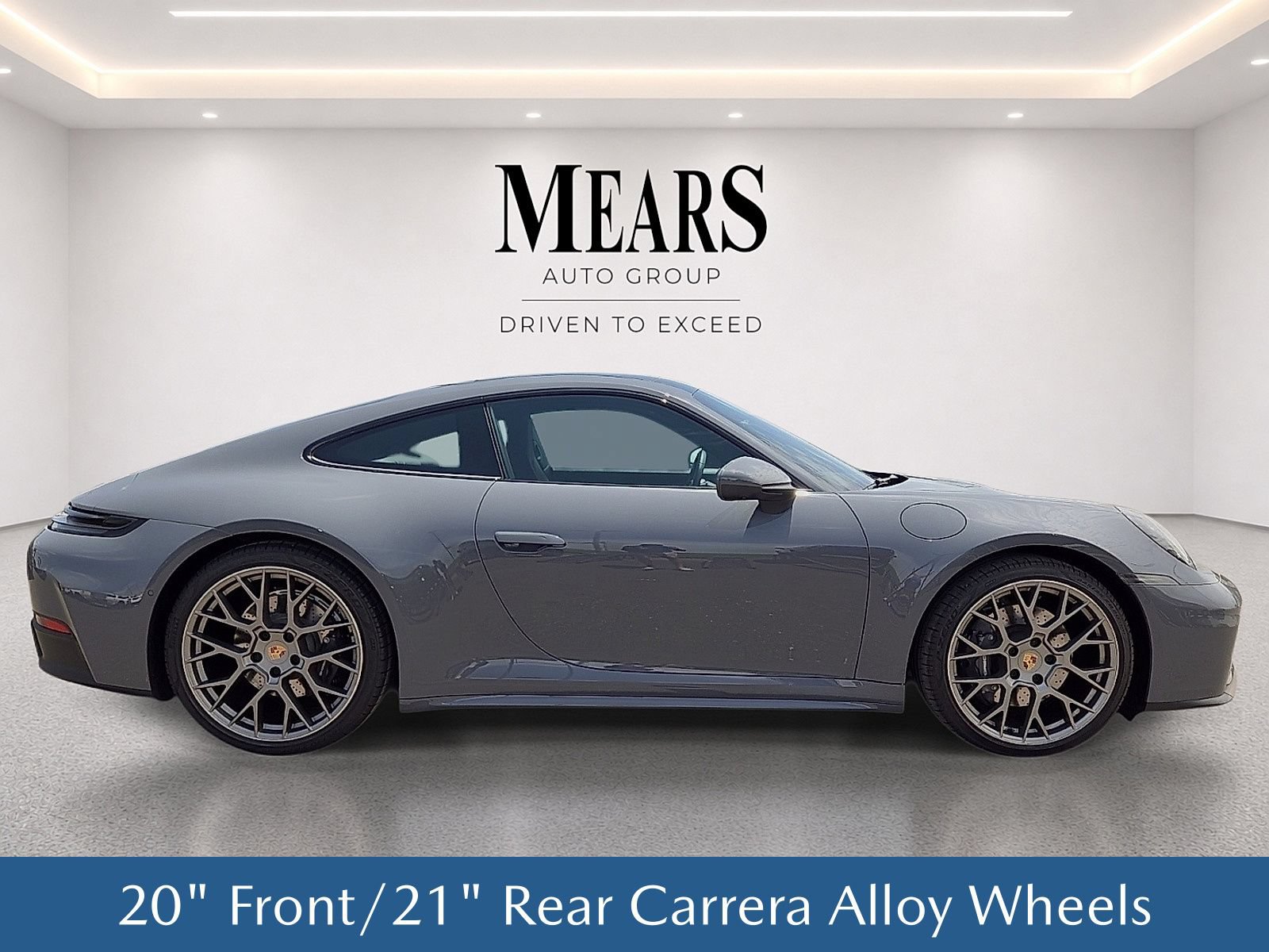 Used 2025 Porsche 911 Carrera RWD image 7