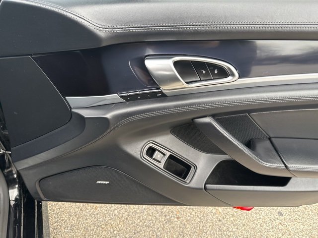 Used 2015 Porsche Panamera 4S Executive image 12