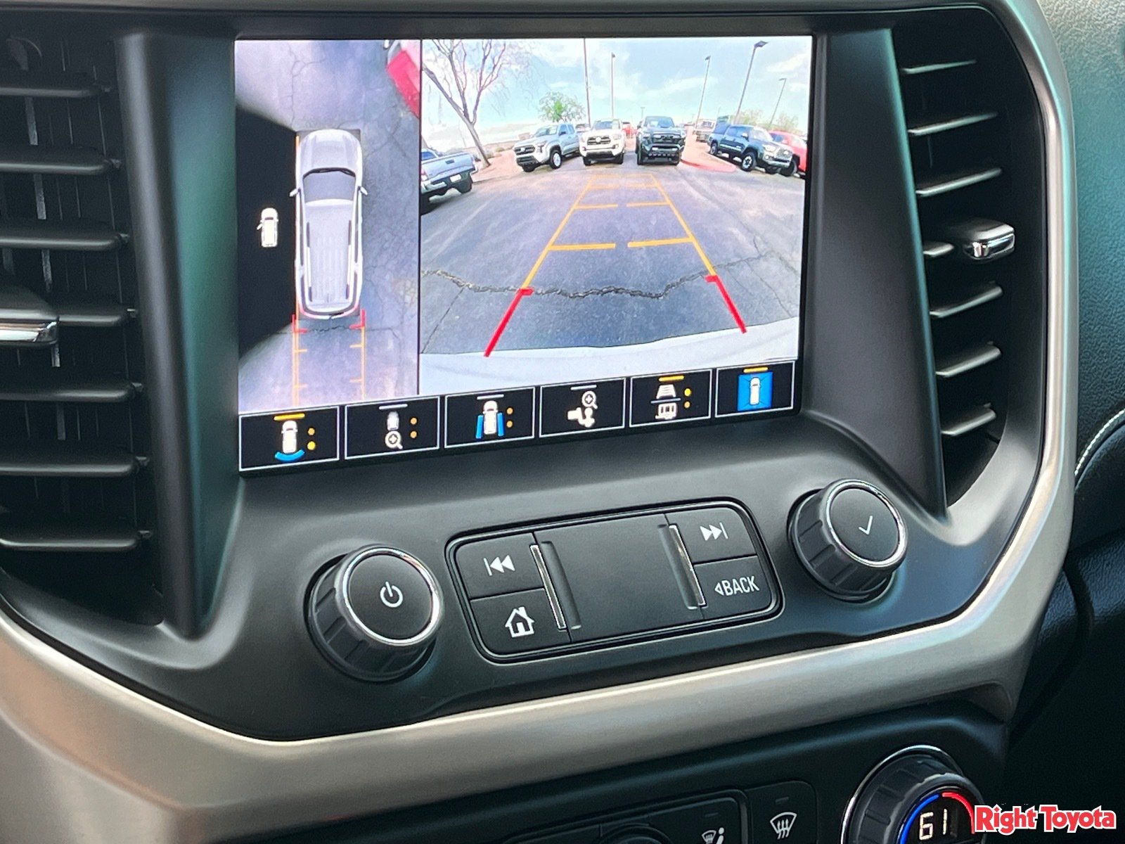 Used 2023 GMC Acadia Denali w/ Denali Ultimate Package FWD image 28