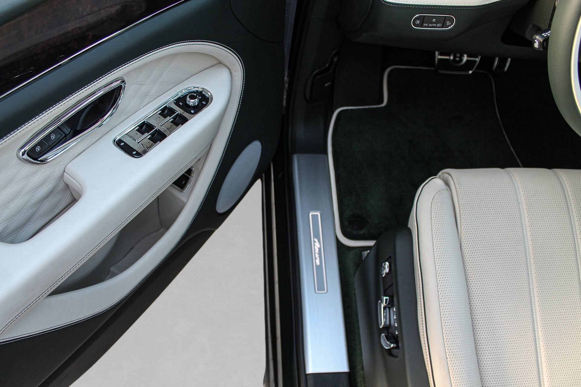Certified 2024 Bentley Bentayga Extended Wheelbase AWD/4WD image 22