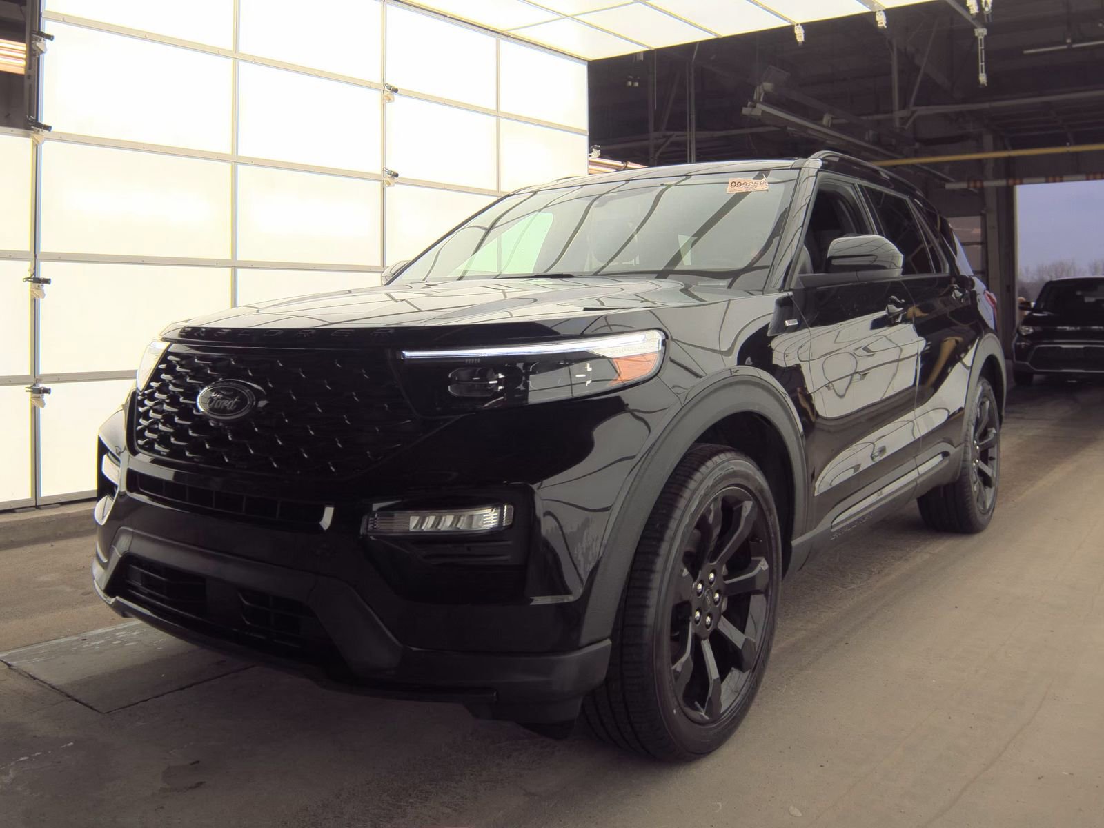 Used 2024 Ford Explorer ST-Line w/ Class IV Trailer Tow Package image 4