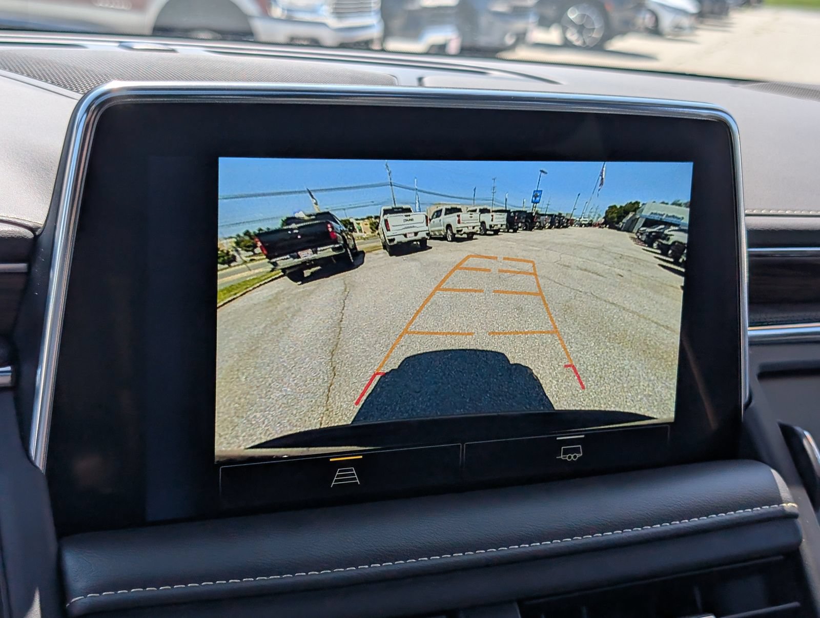 Used 2022 Chevrolet Tahoe Premier AWD/4WD image 34