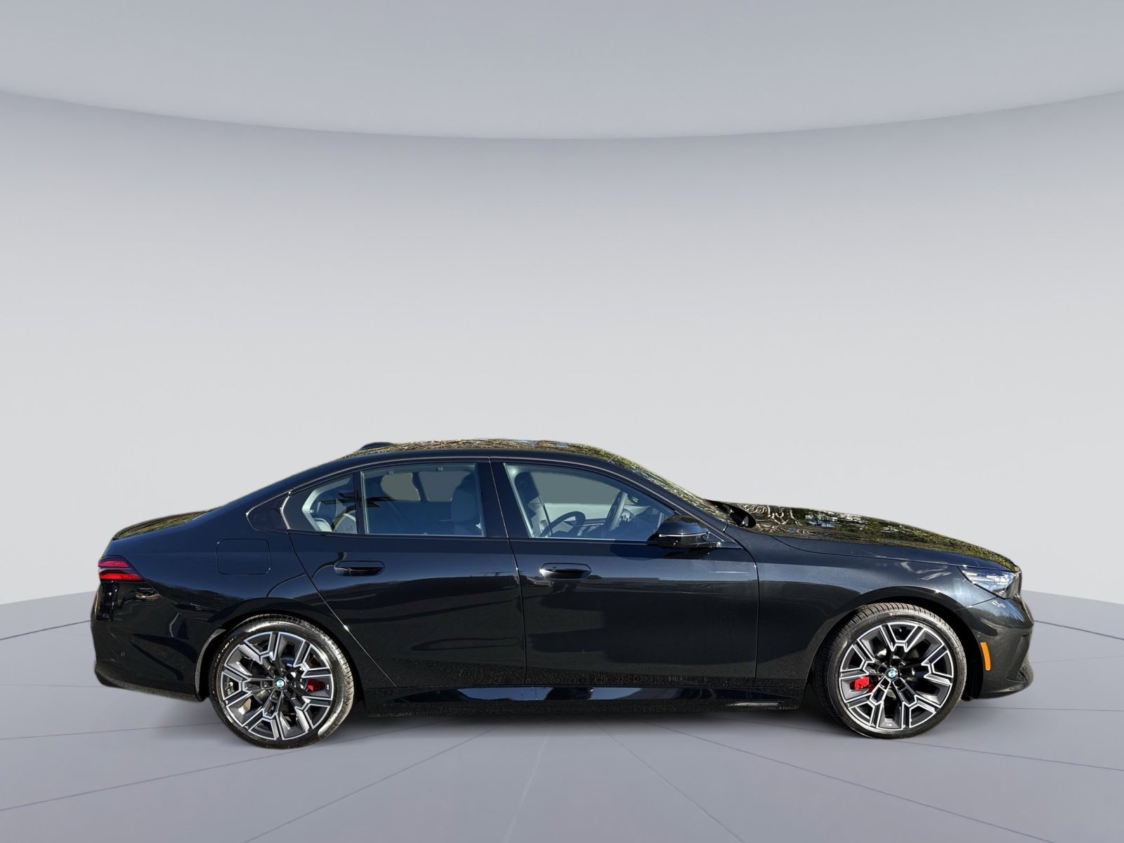 New 2026 BMW 550e xDrive w/ Executive Package image 34