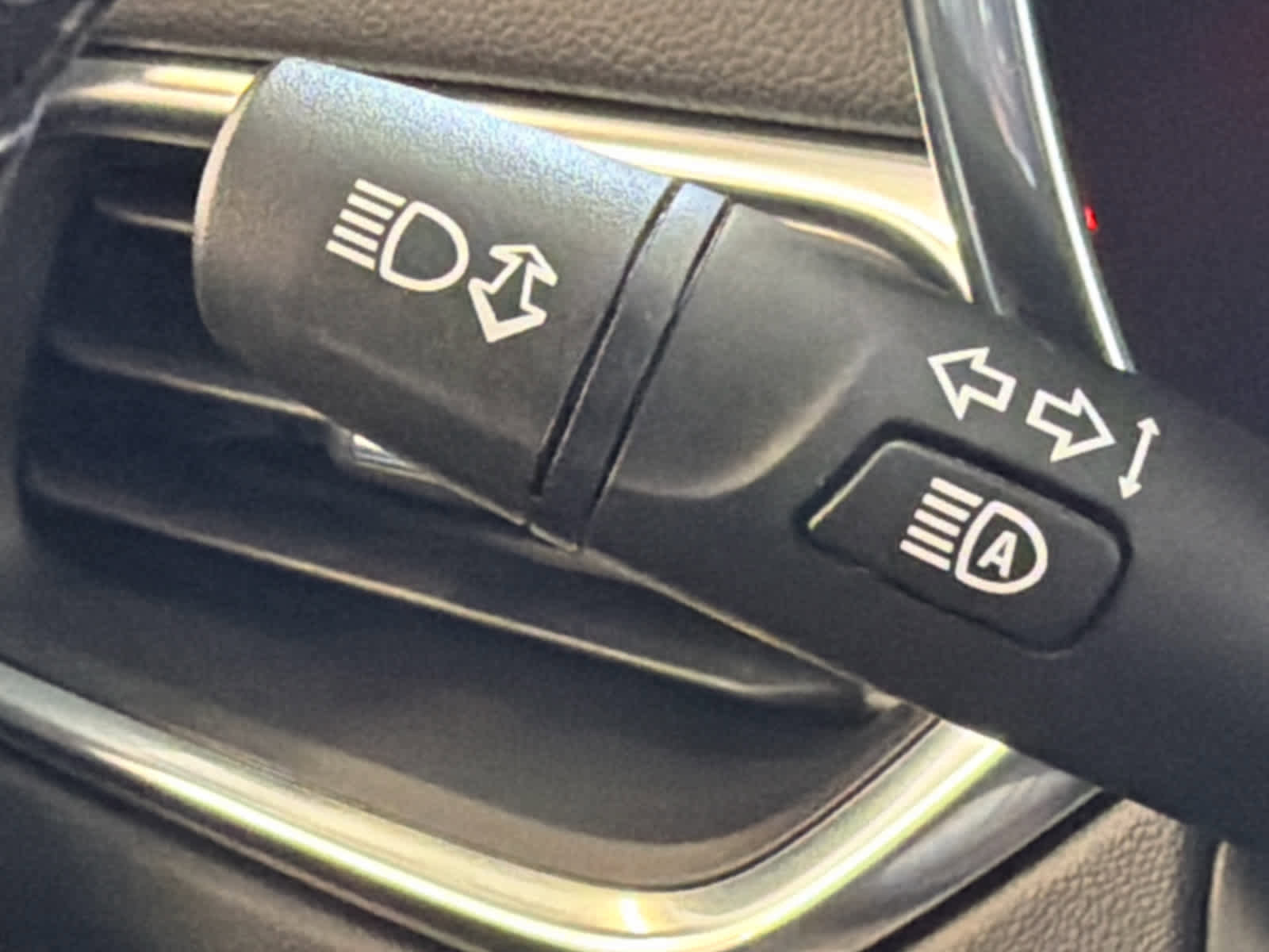 Used 2024 Chevrolet Equinox LT w/ LPO, Floor Liner Package FWD image 41