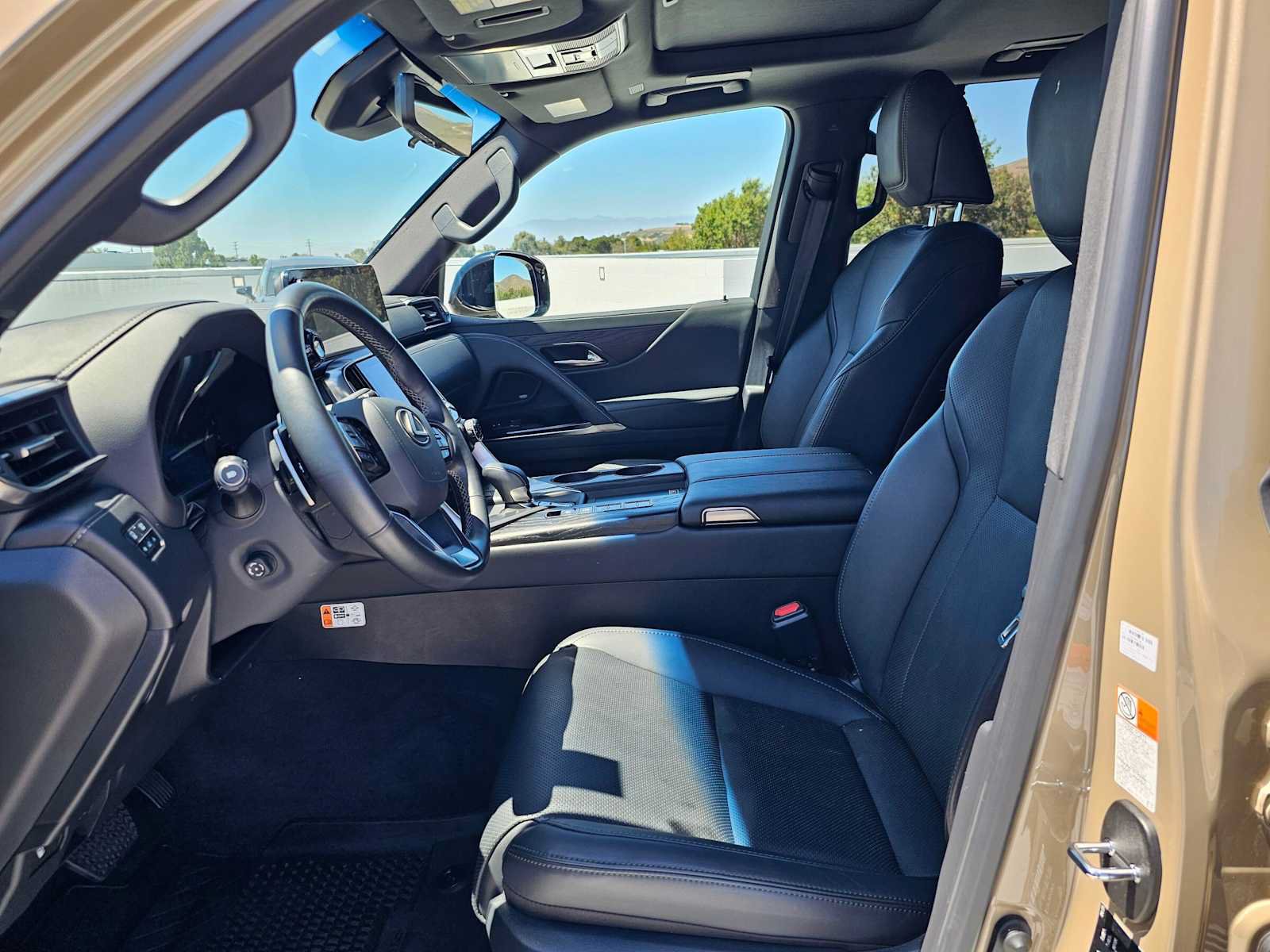 Certified 2025 Lexus LX 700h Overtrail AWD/4WD image 21