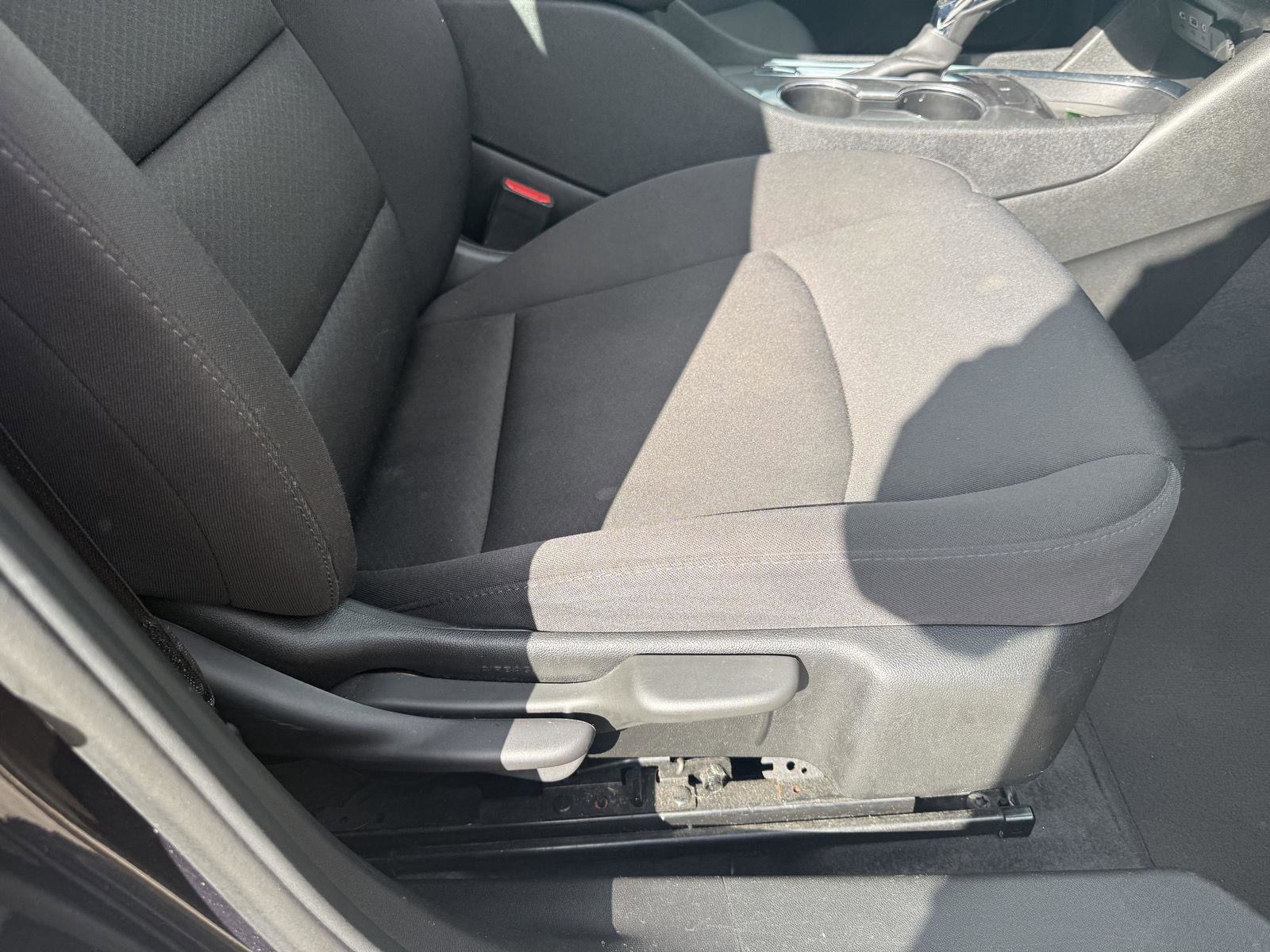 Used 2023 Chevrolet Malibu LT image 36