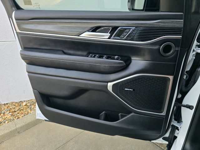 Certified 2023 Jeep Wagoneer Series III w/ Preferred Equipment Group AWD/4WD image 23