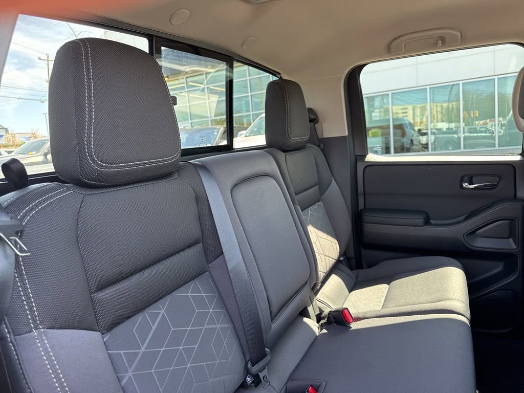 Used 2025 Nissan Frontier SV w/ Tow Package image 22