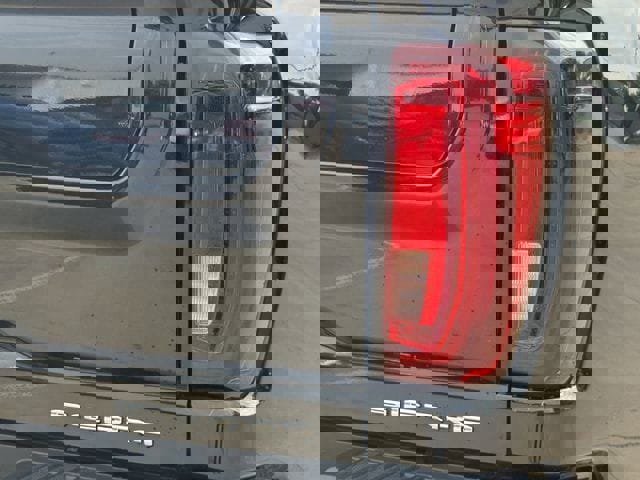 Used 2021 GMC Sierra 2500 Denali w/ Denali Ultimate Package AWD/4WD image 6