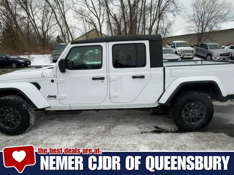 New 2026 Jeep Gladiator Sport AWD/4WD image 5