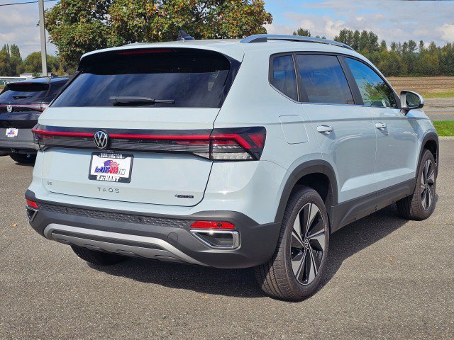New 2027 Volkswagen Taos SE AWD/4WD image 3