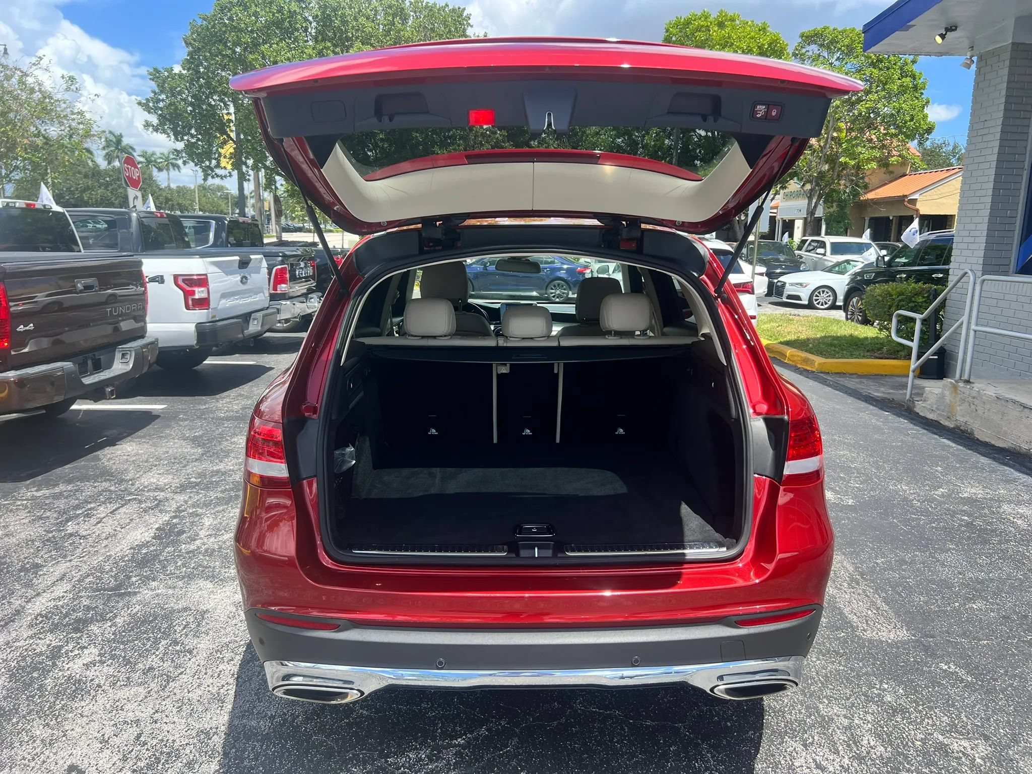 Used 2019 Mercedes-Benz GLC 300 image 8