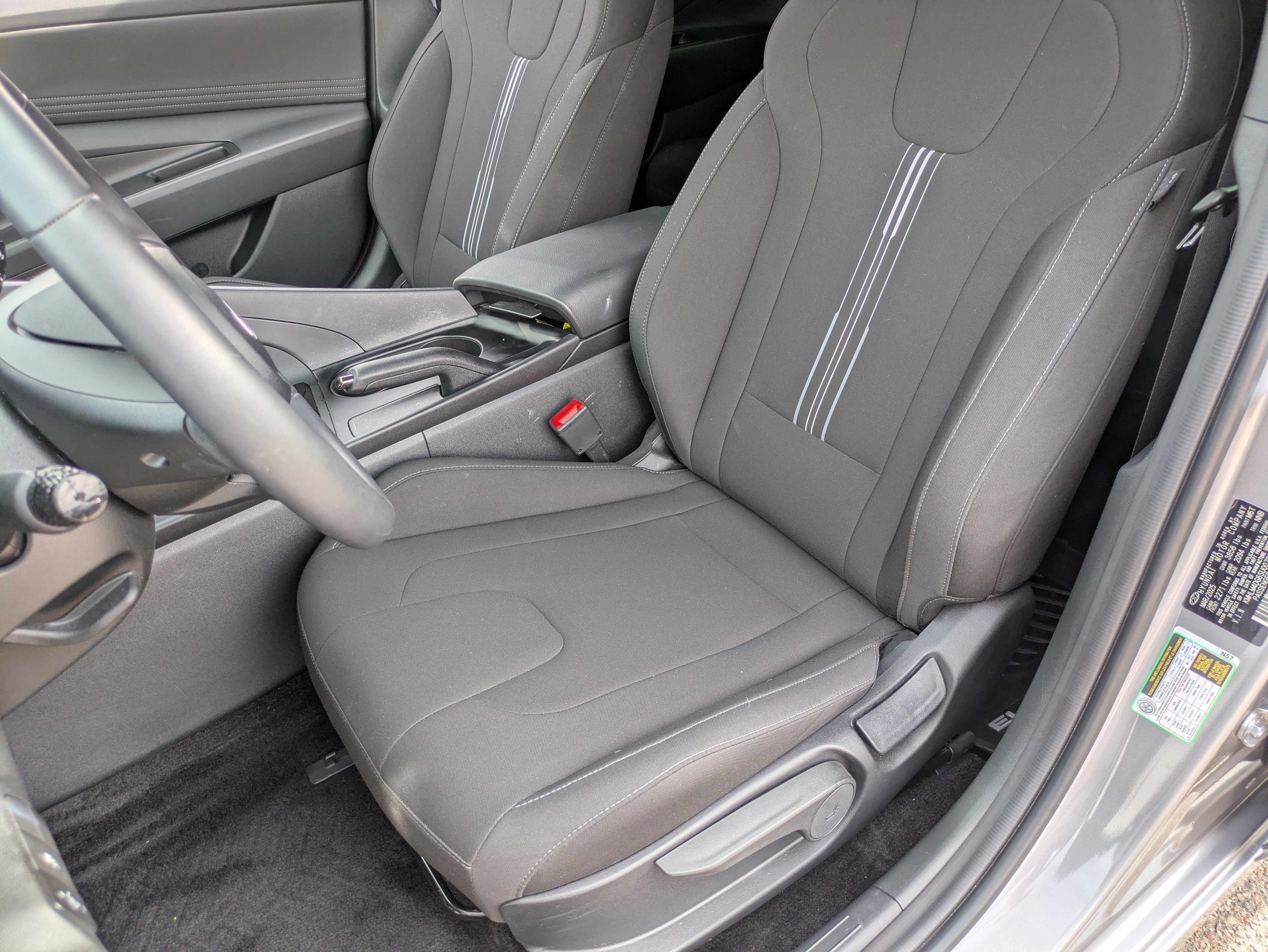 Certified 2025 Hyundai Elantra Sport image 15