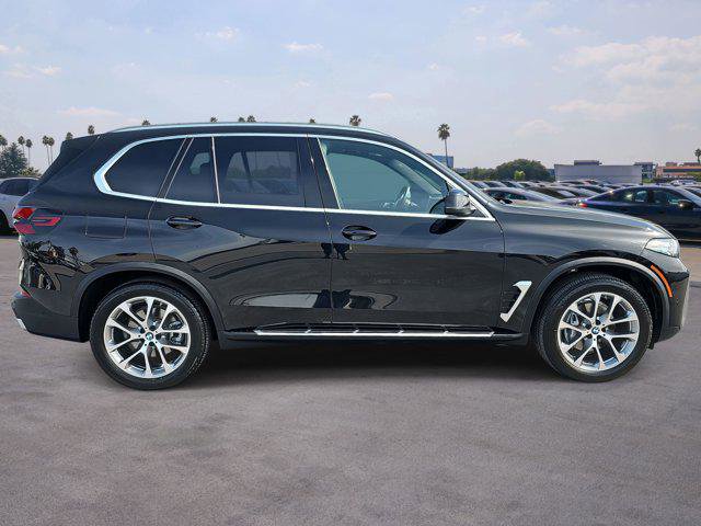 Used 2025 BMW X5 sDrive40i w/ Climate Comfort Package image 4