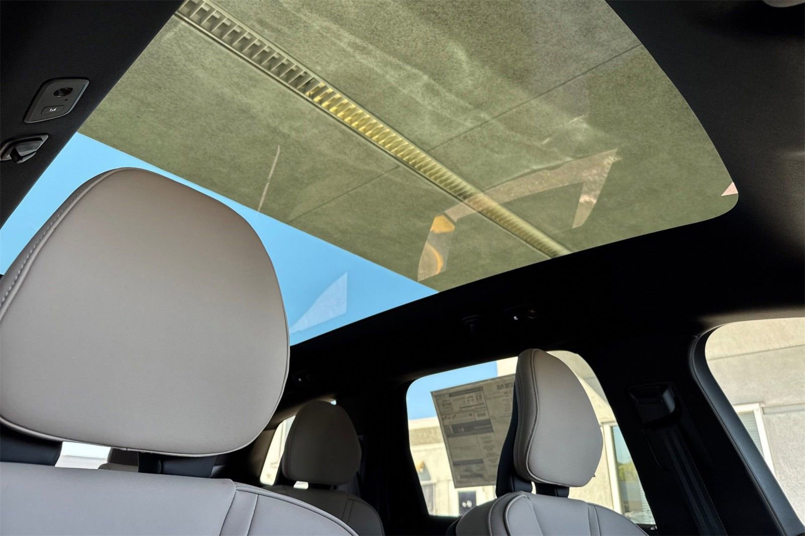 New 2025 Volvo EX90 Plus image 16