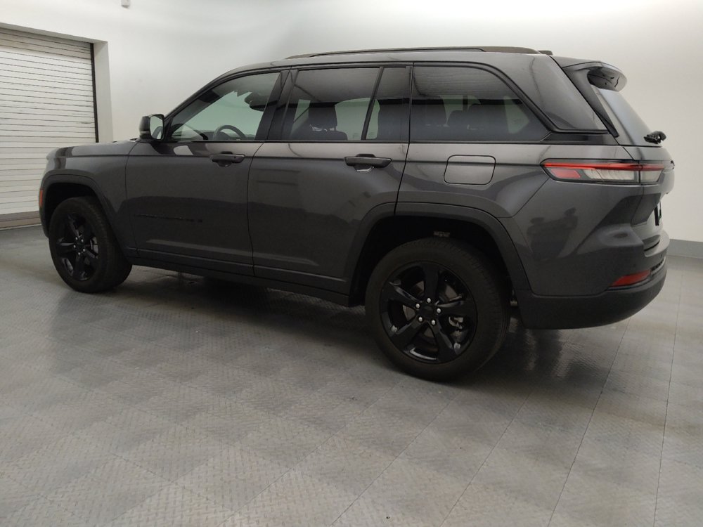 Used 2023 Jeep Grand Cherokee Limited w/ Black Appearance Package RWD image 3