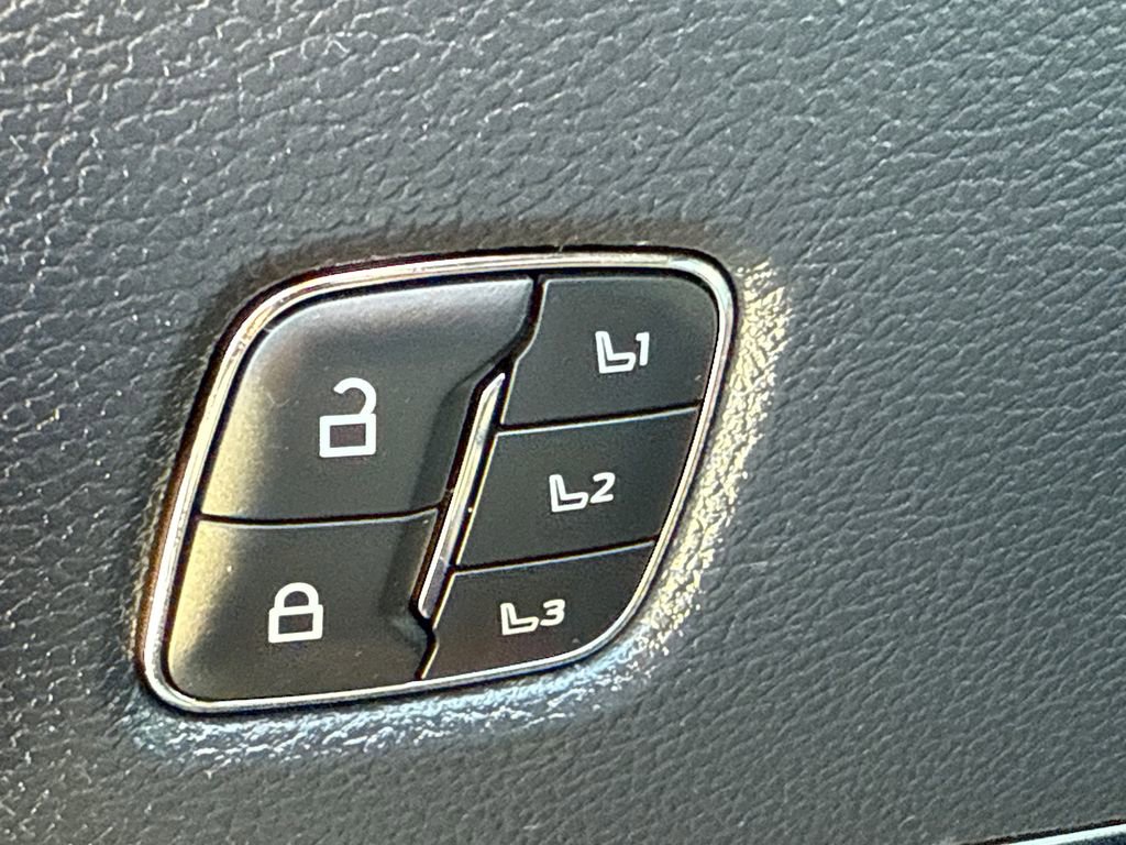 Used 2022 Ford F450 Lariat w/ Lariat Ultimate Package AWD/4WD image 19