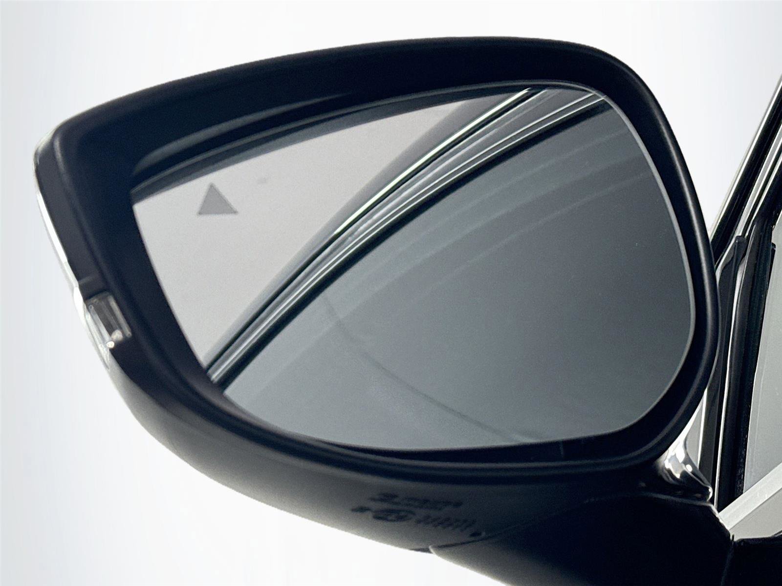 Used 2022 MAZDA MAZDA3 s FWD image 5