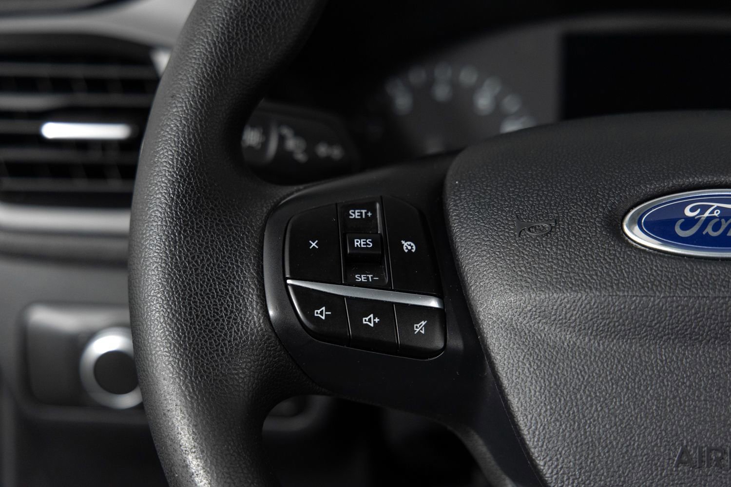 Used 2021 Ford Escape SE image 30