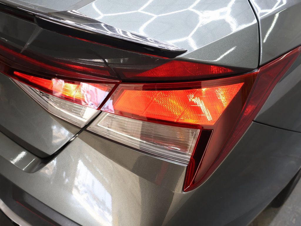 Used 2025 Hyundai Elantra Sport image 27