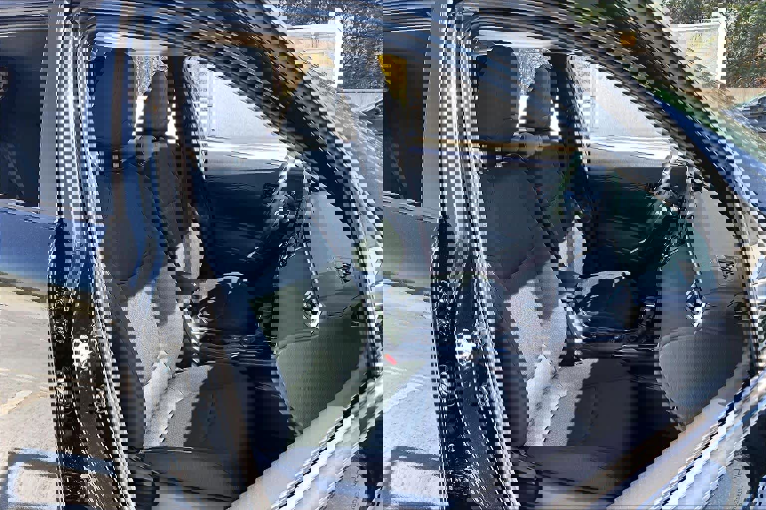 Used 2024 Toyota Corolla Cross LE w/ Moonroof Package image 9