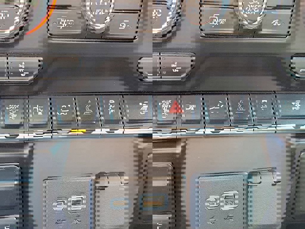 Used 2022 Chevrolet Silverado 3500 LT w/ Texas Edition image 34