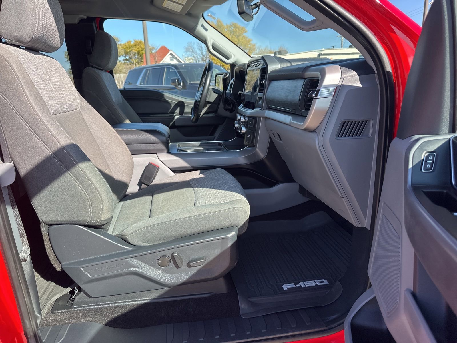 Used 2022 Ford F150 XLT w/ Equipment Group 302A High image 20