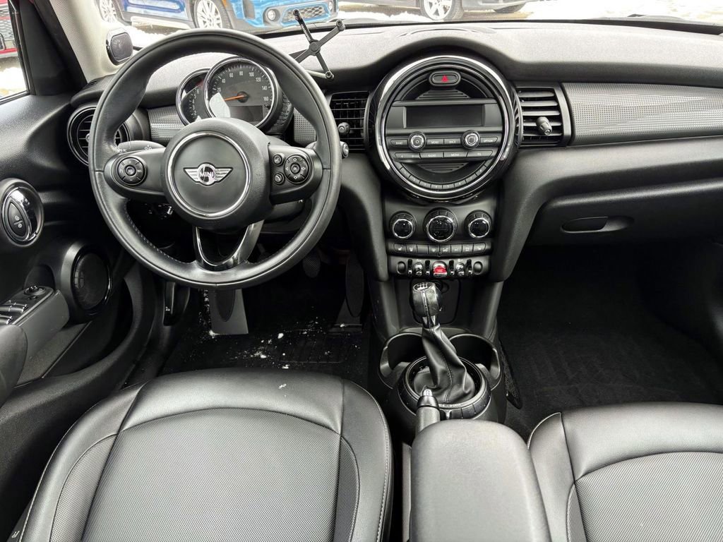 Used 2015 MINI Cooper 4-Door Hardtop image 25