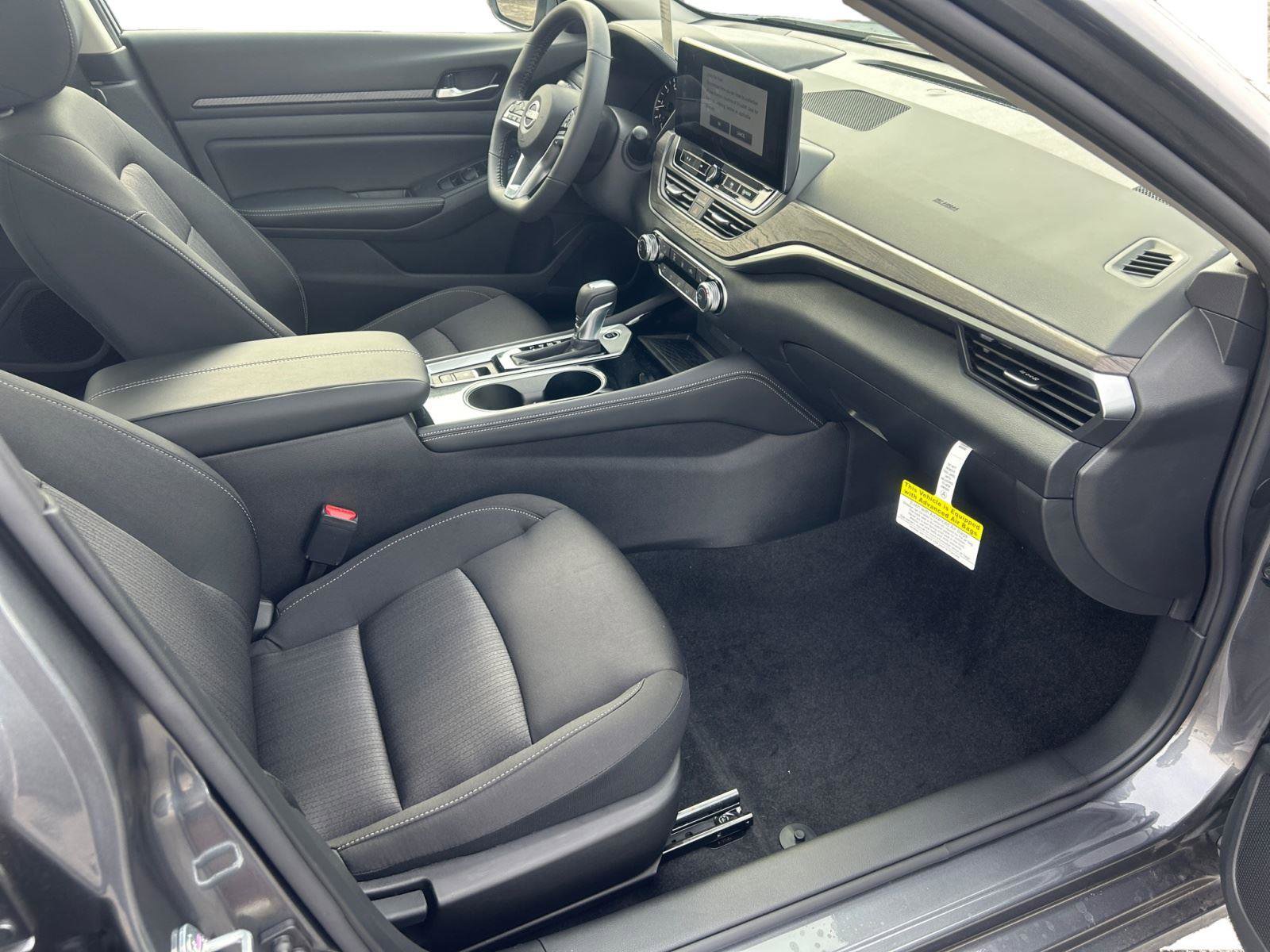 Used 2024 Nissan Altima 2.5 SV w/ SV Premium Package image 23