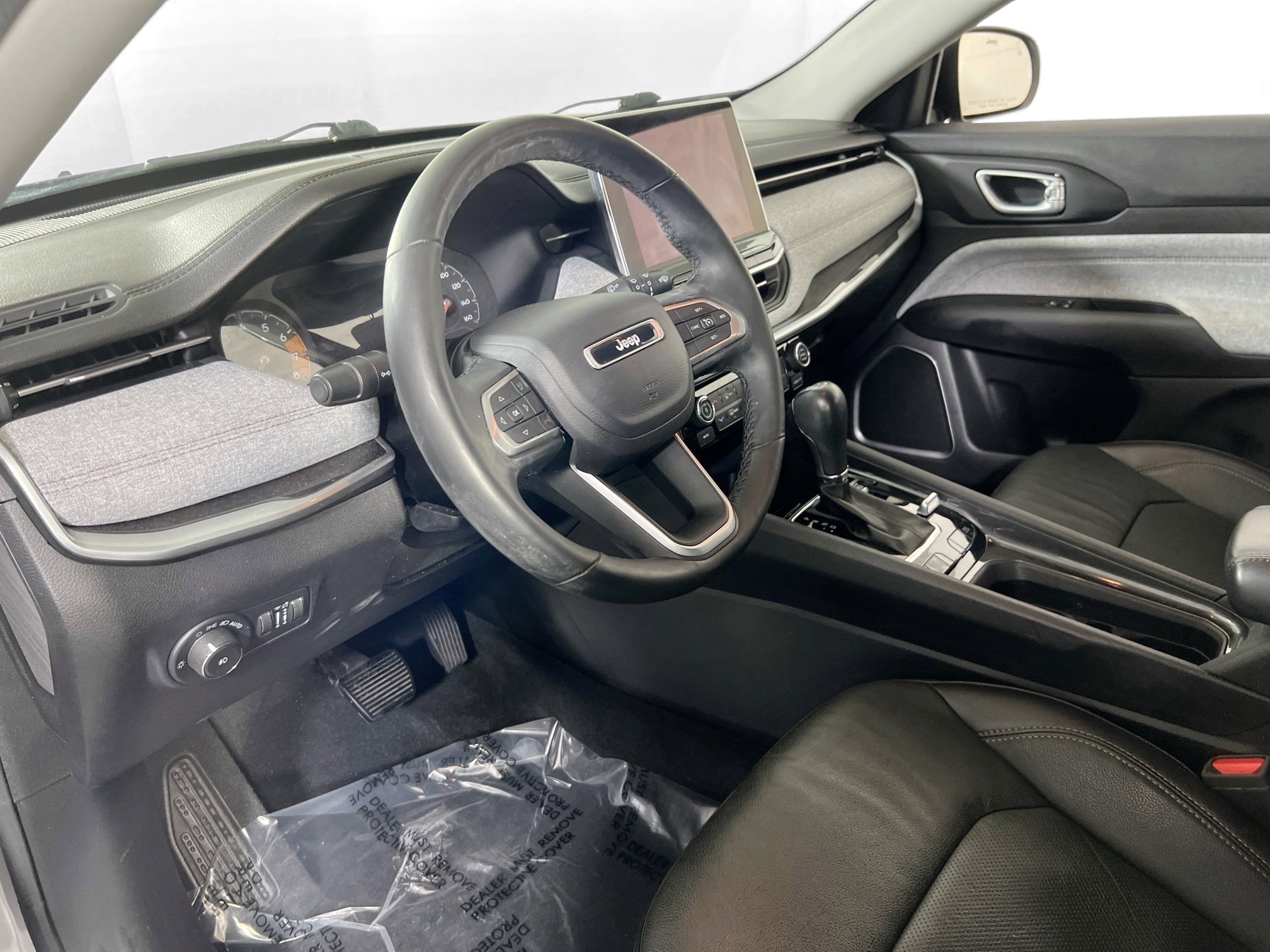 Used 2022 Jeep Compass Latitude AWD/4WD image 9