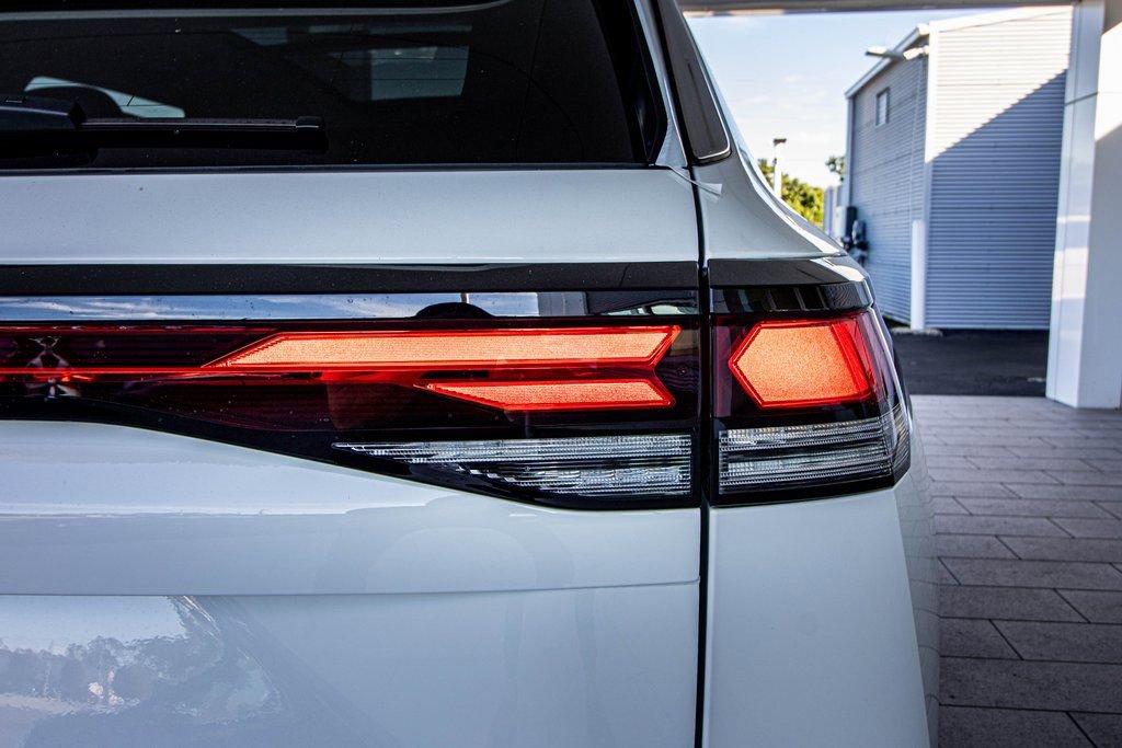 New 2026 Volkswagen Tiguan SE image 18