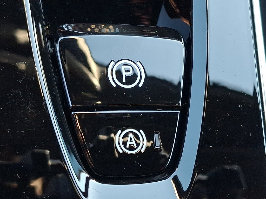 New 2027 Volvo XC90 B6 Plus AWD/4WD image 19