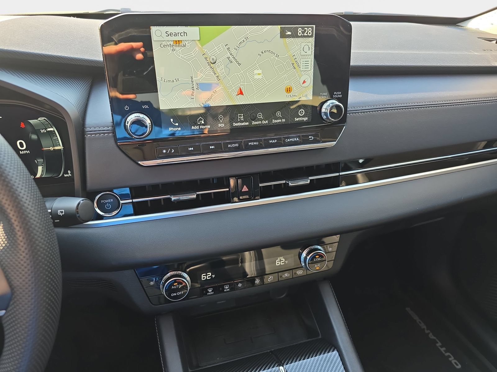 Used 2025 Mitsubishi Outlander 4WD Plug-In Hybrid image 14