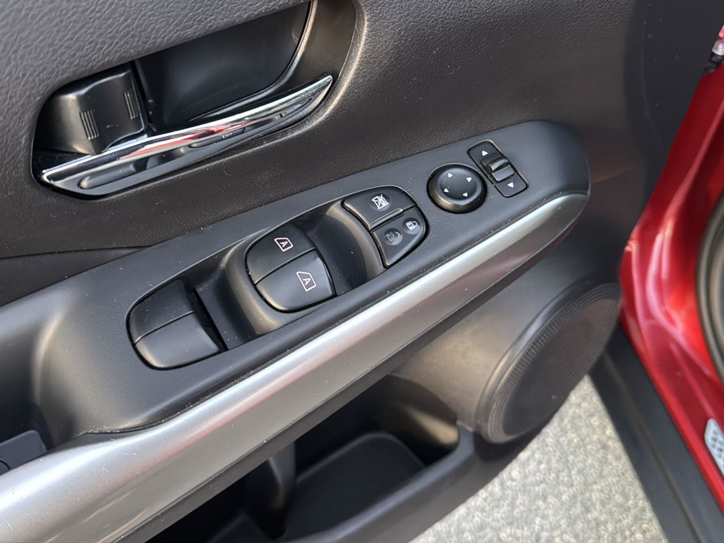 Used 2020 Nissan Kicks SR w/ SR Premium Package image 29