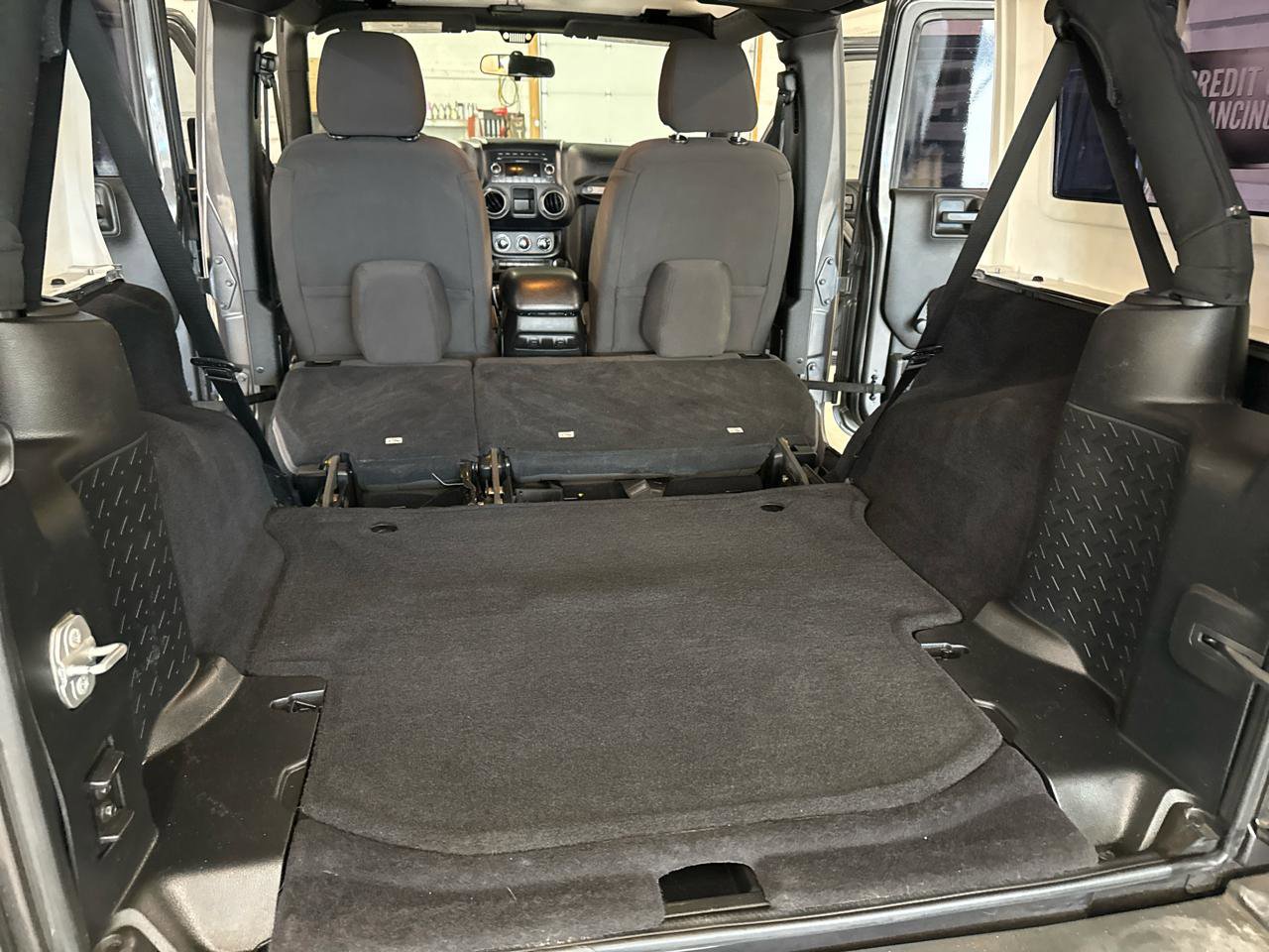 Used 2018 Jeep Wrangler Unlimited Sport w/ Connectivity Group image 33