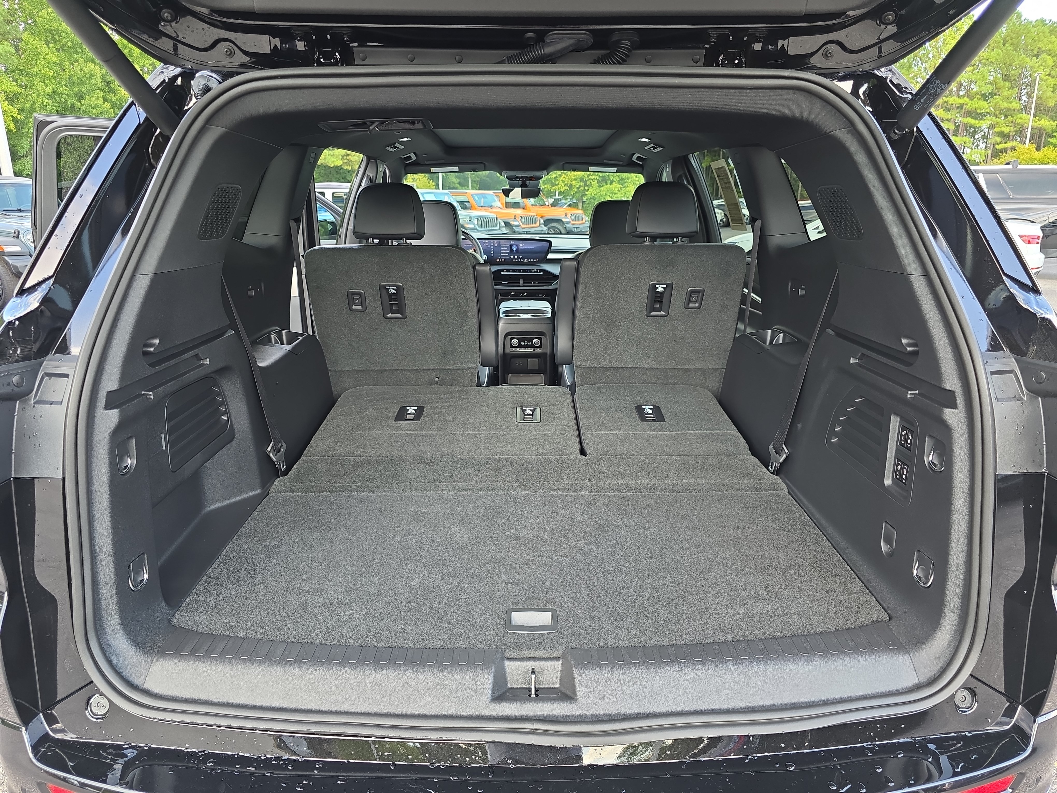 Used 2026 Buick Enclave Avenir w/ Super Cruise Package FWD image 14
