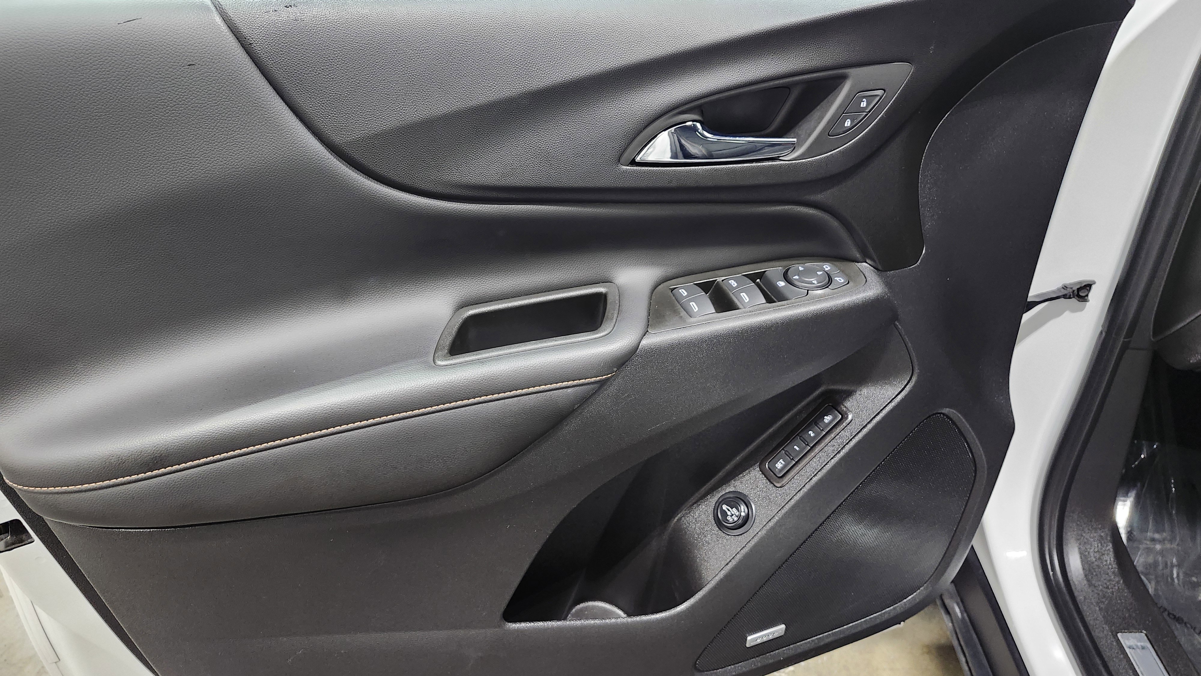 Used 2021 Chevrolet Equinox Premier image 29