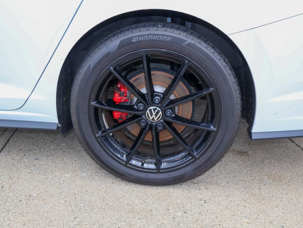Certified 2025 Volkswagen Jetta GLI Autobahn w/ GLI Black Package FWD image 10