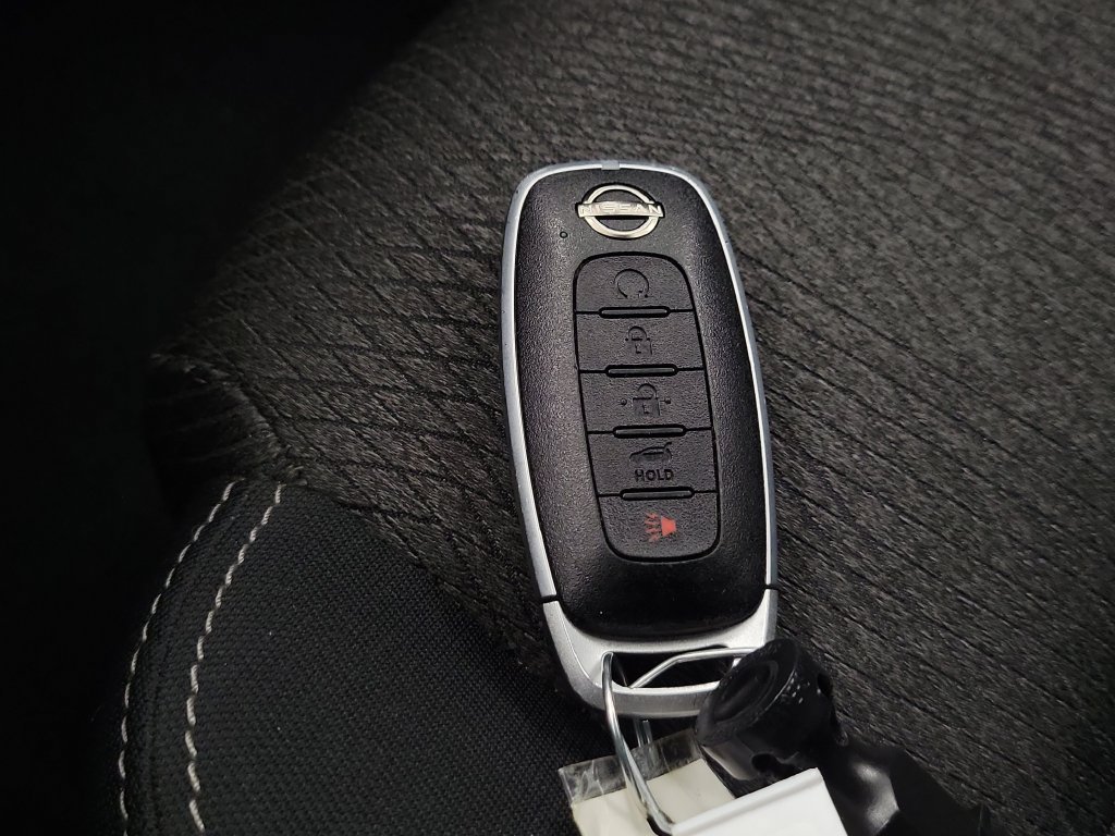 Used 2025 Nissan Rogue SV AWD/4WD image 26