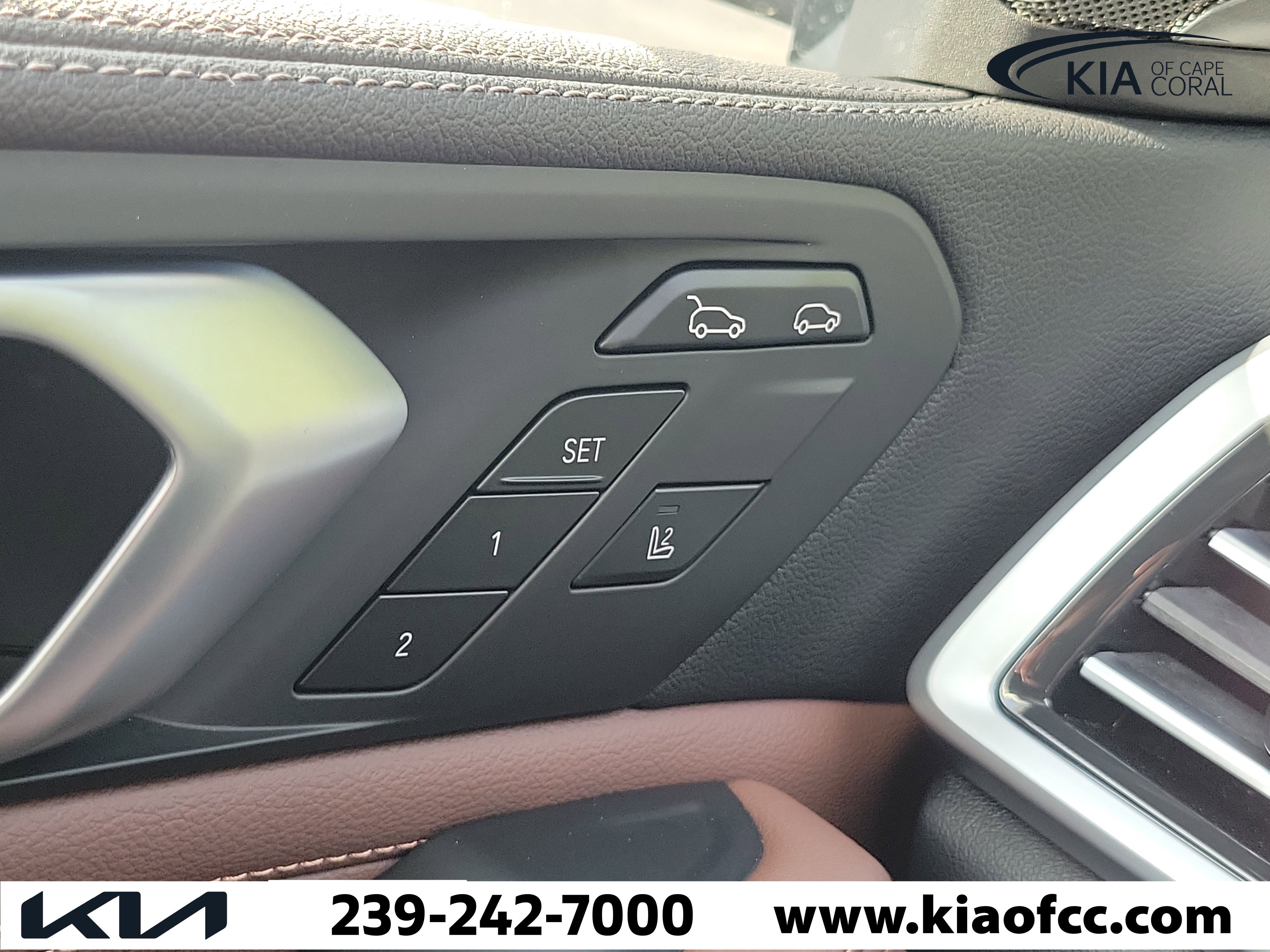 Used 2021 BMW X6 xDrive40i w/ Premium Package image 29