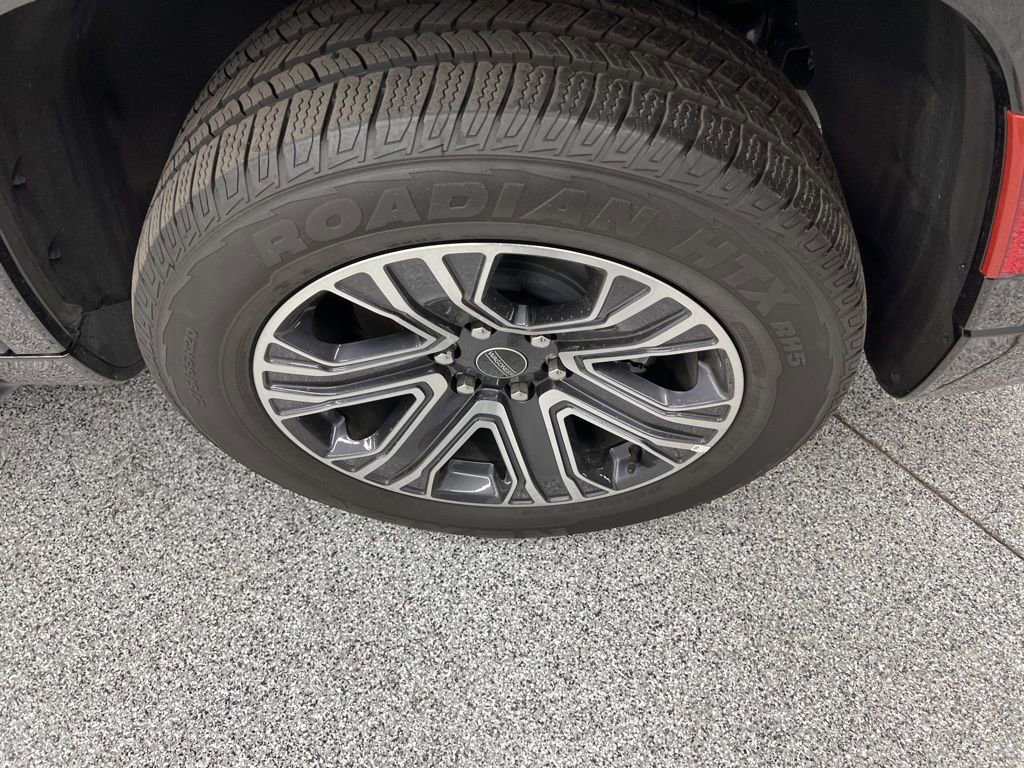 Used 2025 Jeep Wagoneer 4WD w/ Convenience Group I image 8